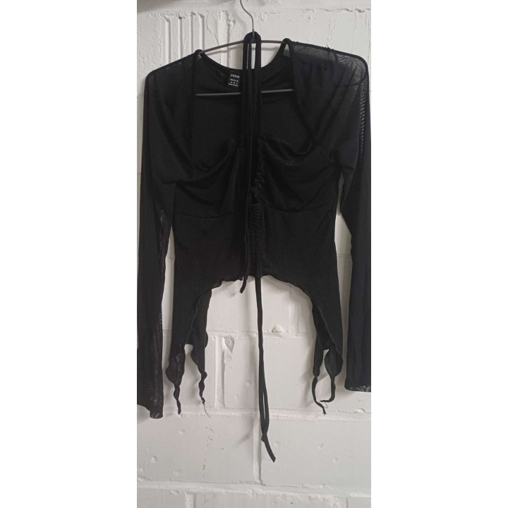 Top voile petit cordon à l'avant noir cache coeur