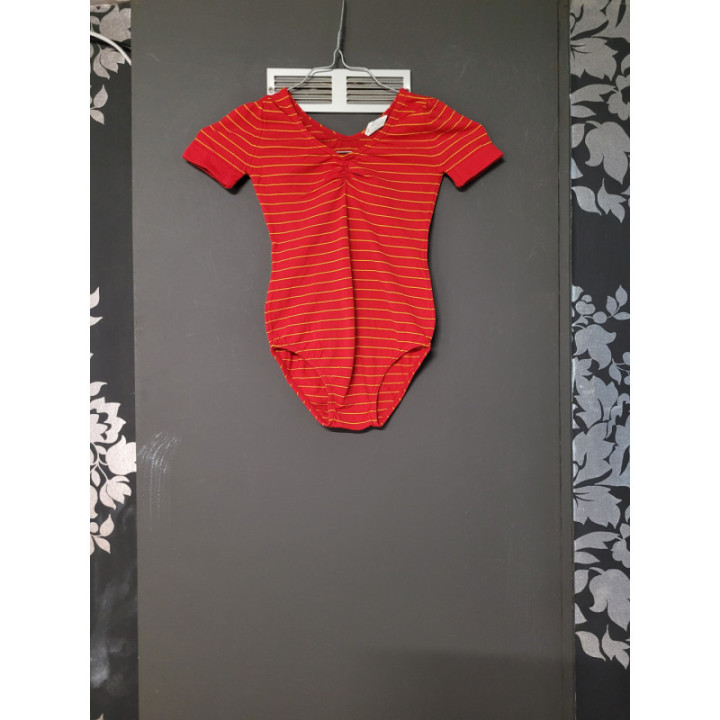 Tunique rouge + Lignes jaunes