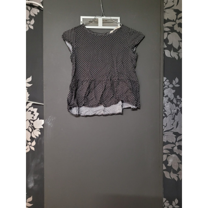 Top à pois gris foncé