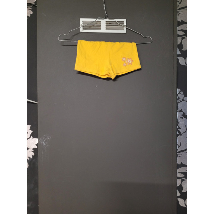 Short petites fleurs jaune