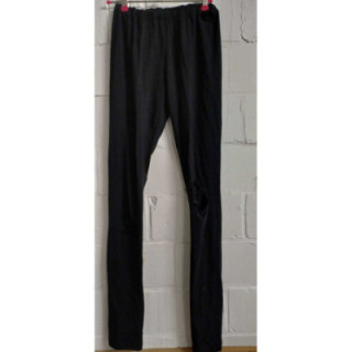 Pantalon noir / trous aux genoux