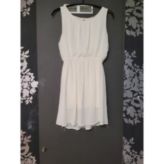 Robe courte voile blanche