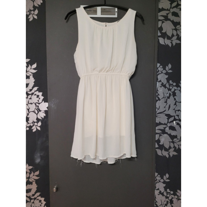 Robe courte voile blanche